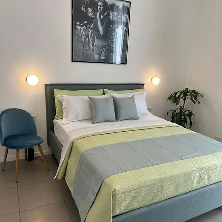 Mansarda Valu 4* Nápoly
